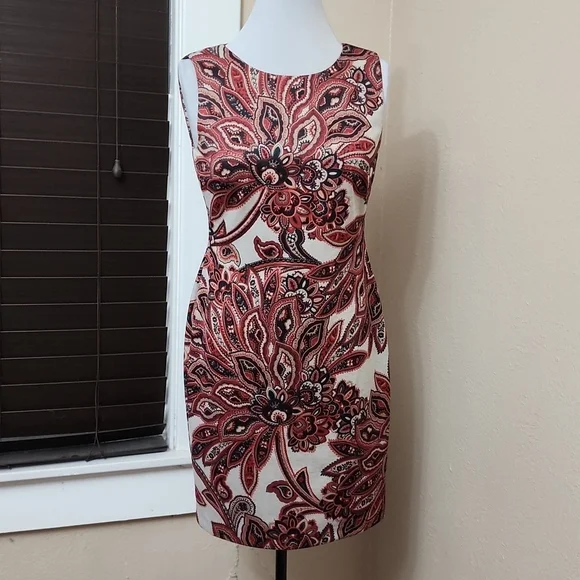 TH Floral Print Dress - Picture 2 of 9